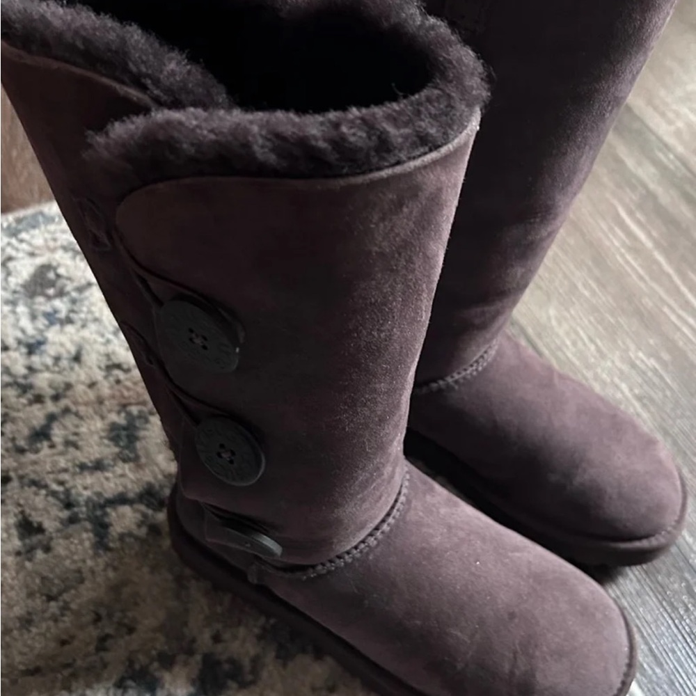 BROWN UGG BOOTS BAILEY TRIPLE BUTTON